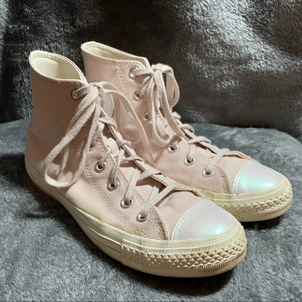 Pink converse
